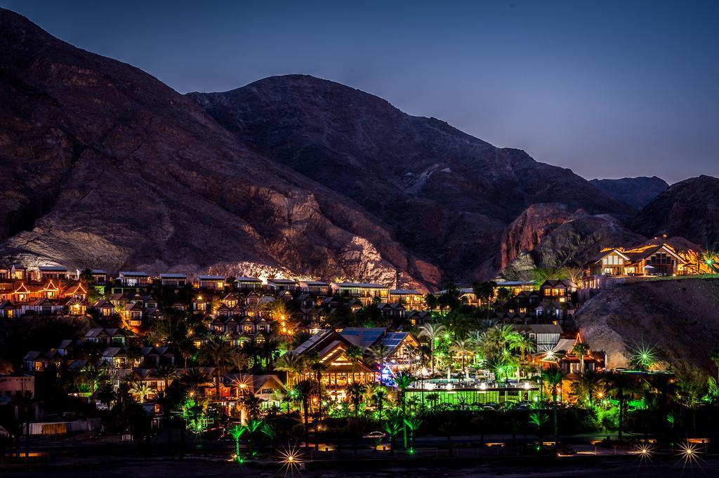 Orchid Eilat Hotel Exterior foto The resort at night