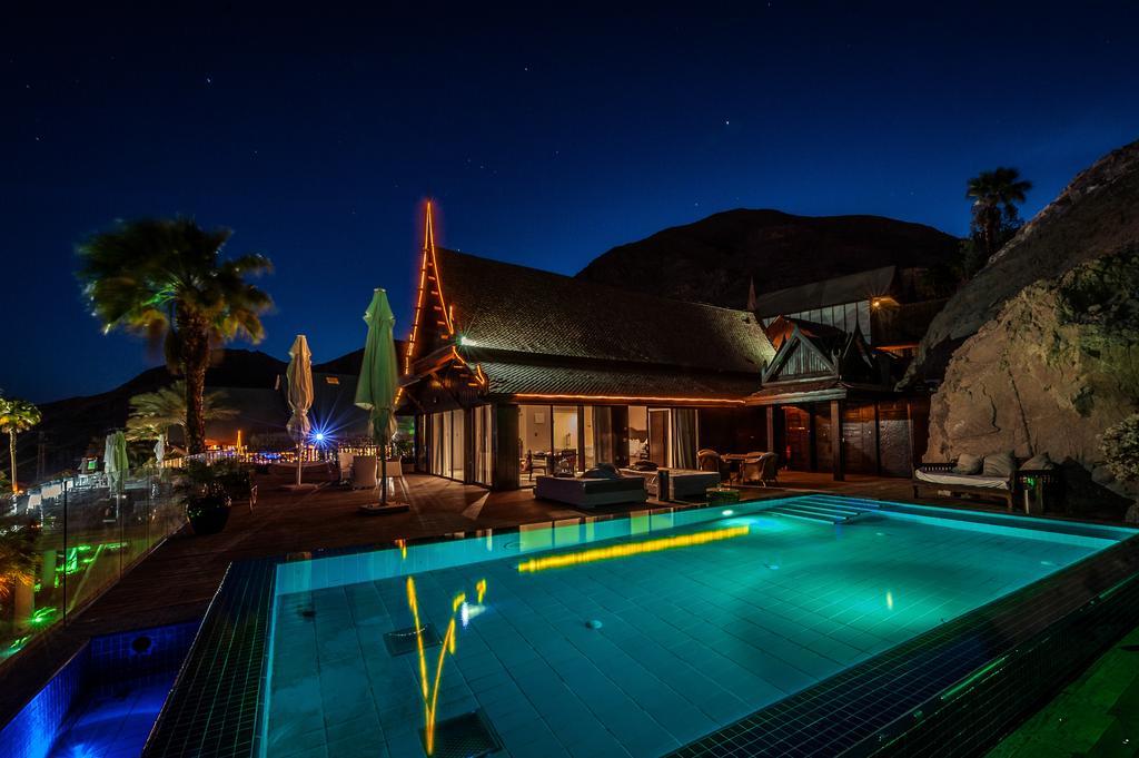 Orchid Eilat Hotel Exterior foto The resort at night
